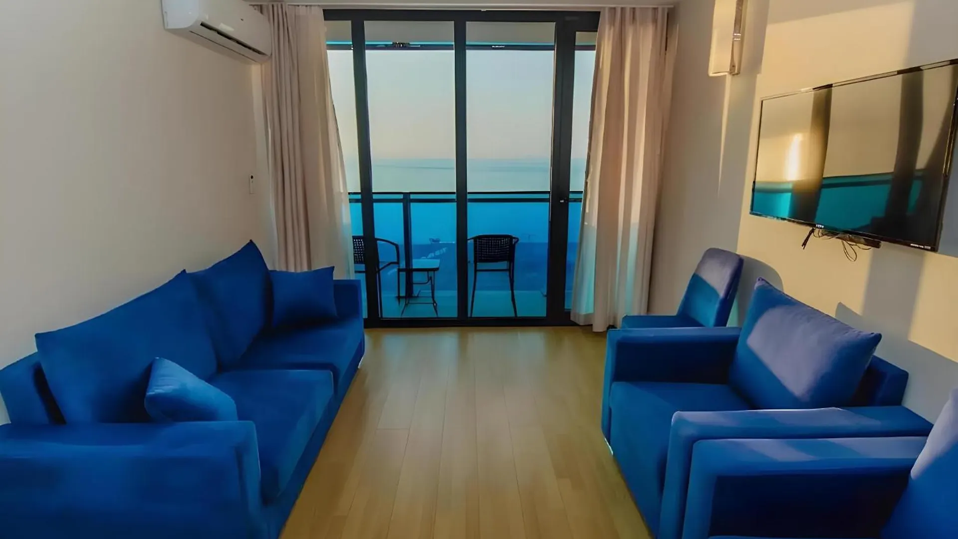 Orbi City Aparthotel In Batumi With Sea View 5*,  Gruzie
