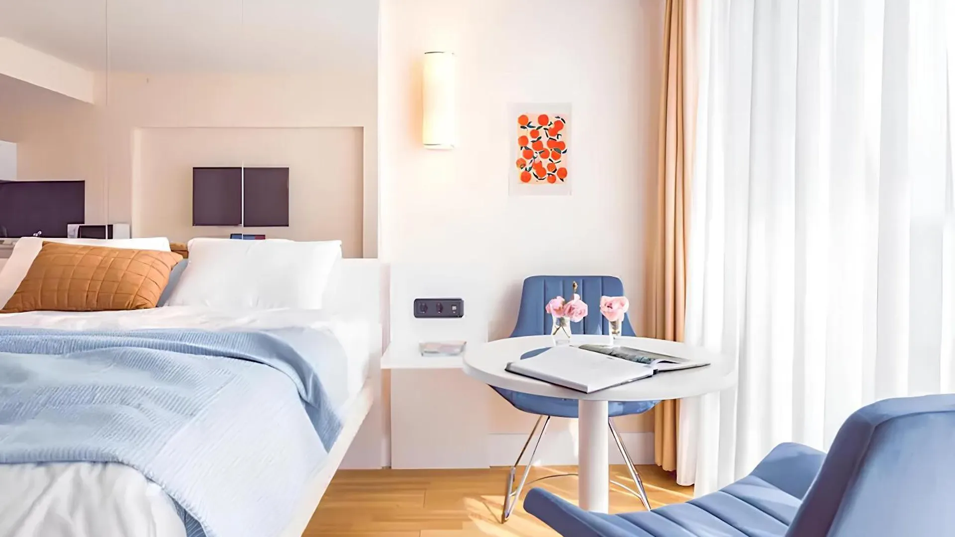 Orbi City Aparthotel In Batumi With Sea View 5*,